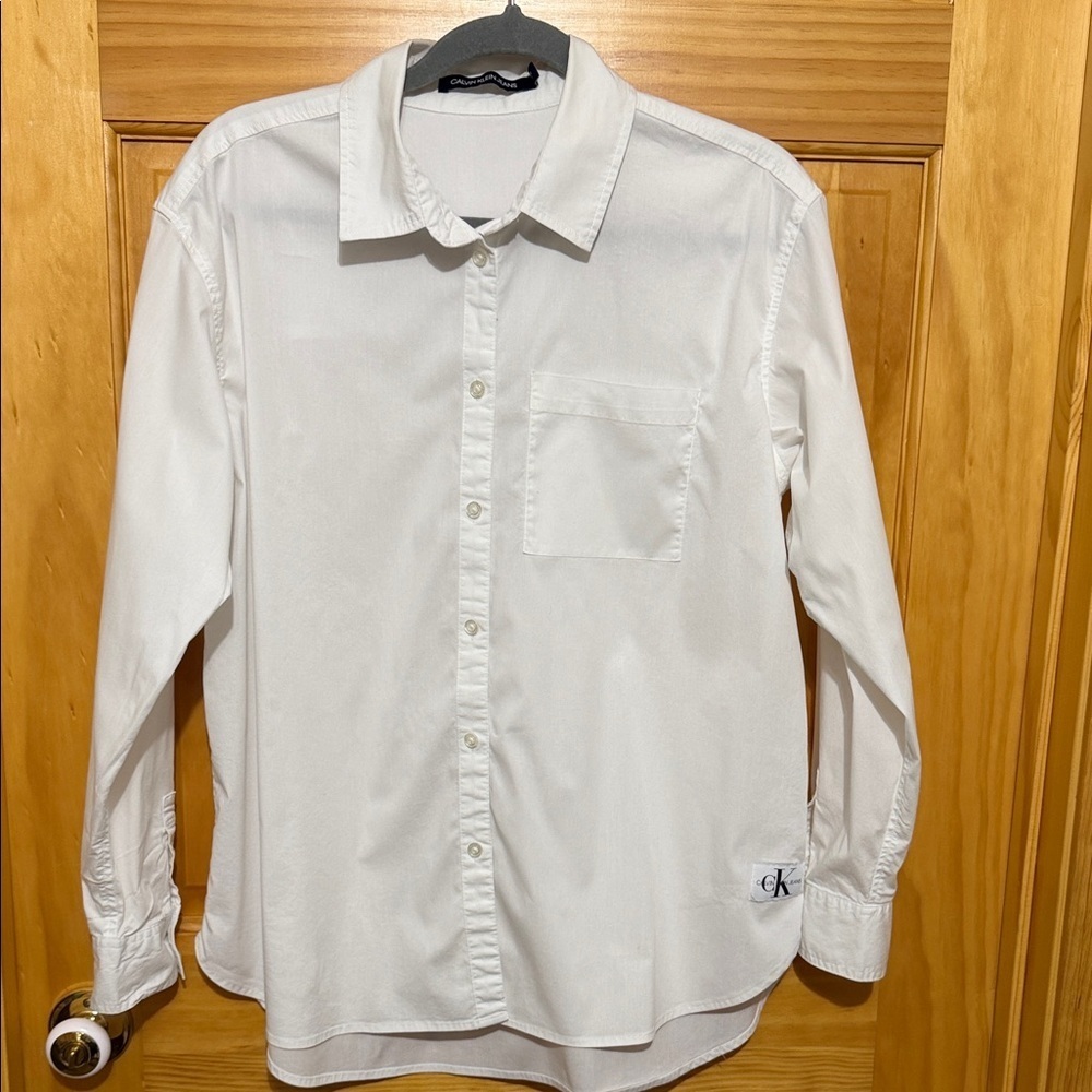 Calvin Klein Women’s Classic White Button-Down Shirt, Size XL